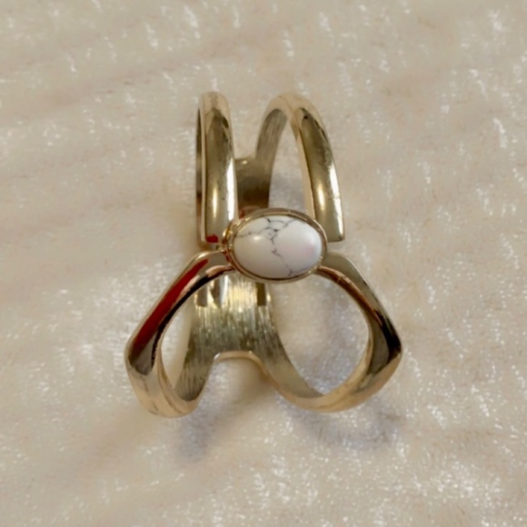 Costume design jewelry- Gold coloured- bracelet - Picture 3 of 5